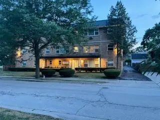 303 W Park PL #1A, Arlington Heights, IL 60004