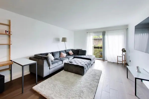 6359 N Ridge AVE #302, Chicago, IL 60660