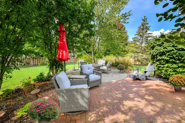 275 Stafney DR, Batavia, IL 60510