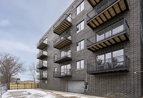 451 E Pershing AVE #305, Chicago, IL 60653