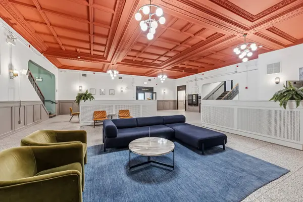 6807 N Sheridan RD #707, Chicago, IL 60626