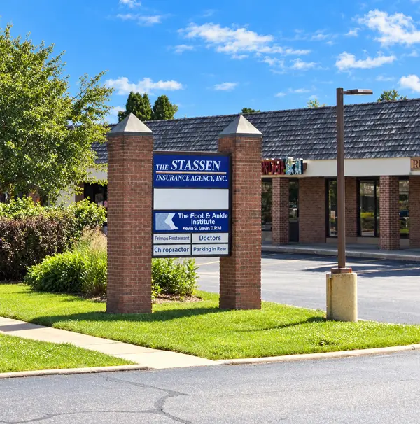 1670 S Eastwood DR, Woodstock, IL 60098