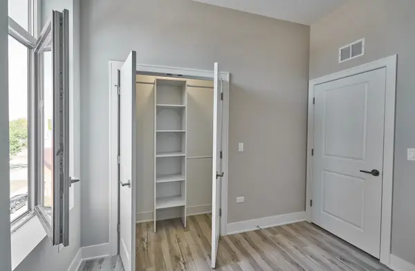 4149 S Cottage Grove AVE #312, Chicago, IL 60653