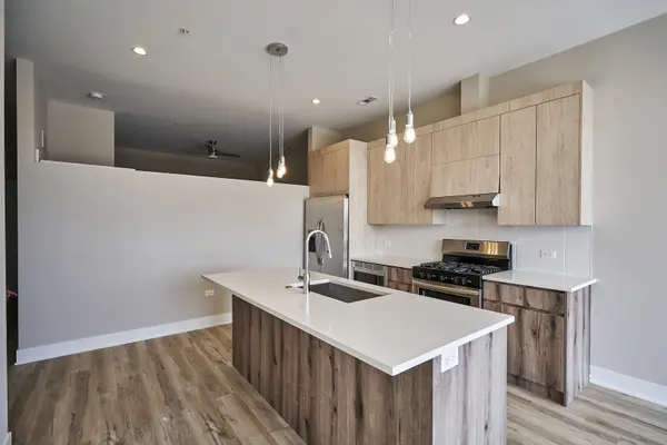 4149 S Cottage Grove AVE #314, Chicago, IL 60653