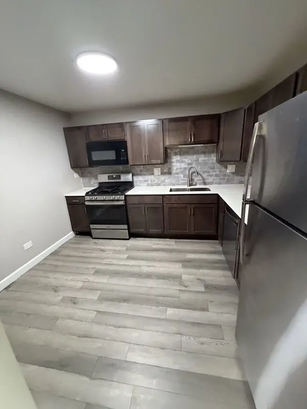 445 S Cleveland AVE #204, Arlington Heights, IL 60005