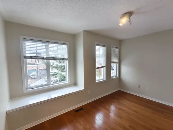 68 Waterton CRES, Richmond Hill, ON L4B 4L2