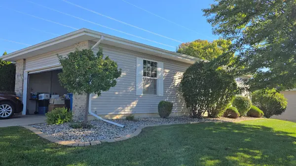 11538 Homestead Village CT, St. John, IN 46373