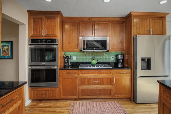 1182 Saint Clair AVE, Saint Paul, MN 55105
