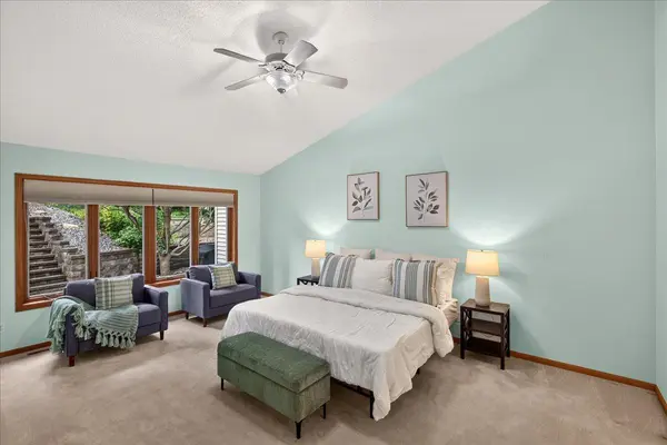 4975 Lincoln DR, Edina, MN 55436