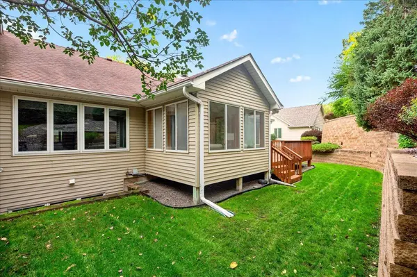 4975 Lincoln DR, Edina, MN 55436