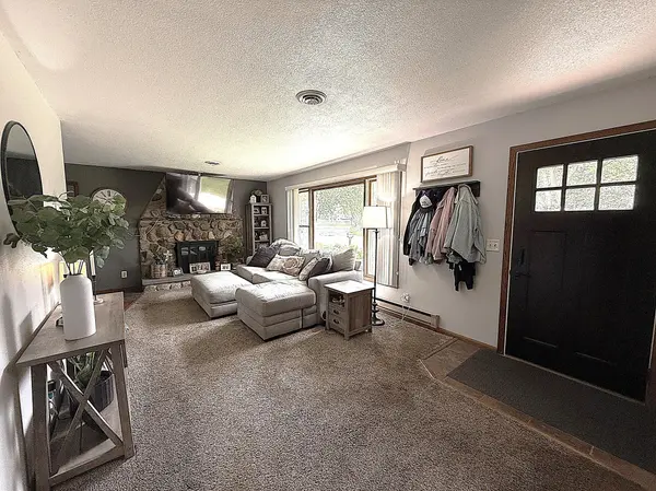112 Orchard CIR, Montevideo, MN 56265
