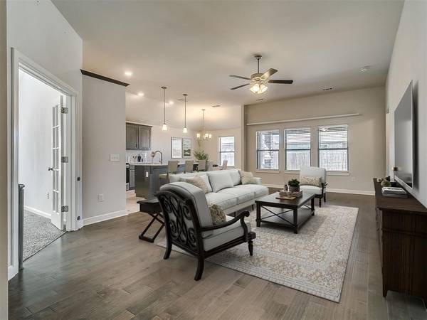469 Nest CIR, Yukon, OK 73099