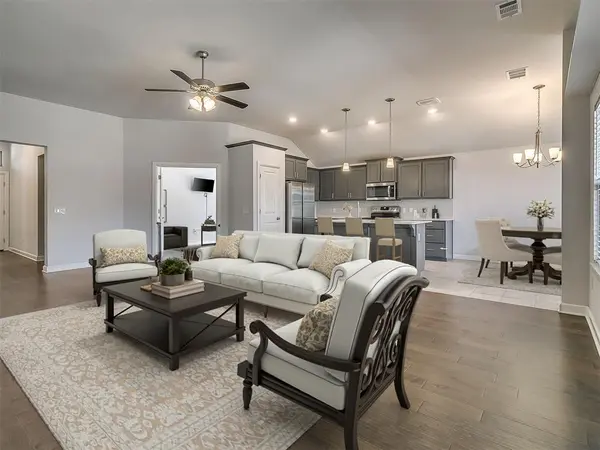 469 Nest CIR, Yukon, OK 73099