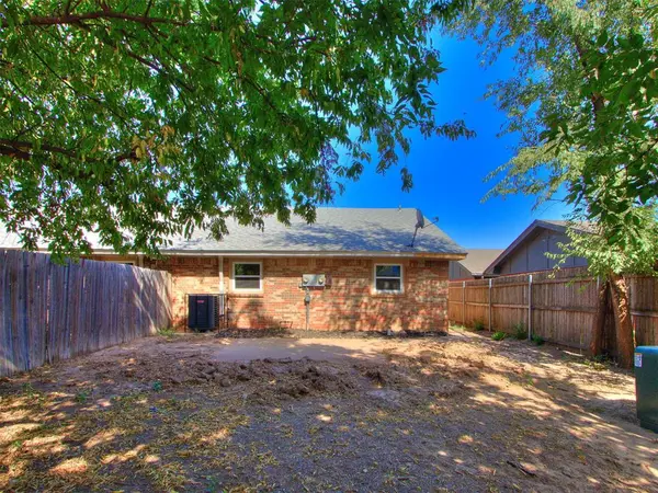 1913 N Moulton CT, Oklahoma City, OK 73127