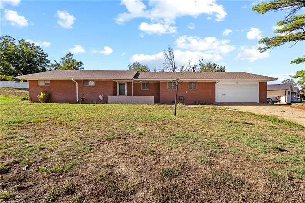 401 N Arizona ST, Weatherford, OK 73096