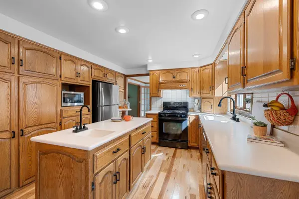 425 E FOX RUN CIR, Green Bay, WI 54311