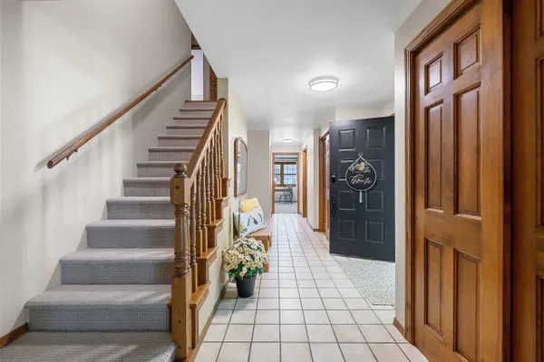 425 E FOX RUN CIR, Green Bay, WI 54311