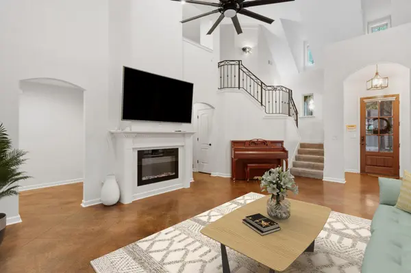 886 WINTER LEAF DR, Cordova, TN 38018