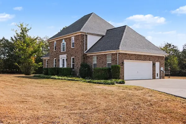 3630 W Trimble Rd, Milton, TN 37118
