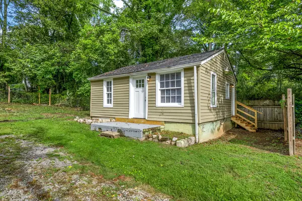 718 Central Ave #1/2, Clarksville, TN 37040