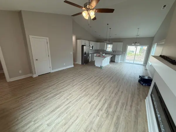 5085 N Toben Dr, Bel Aire, KS 67226