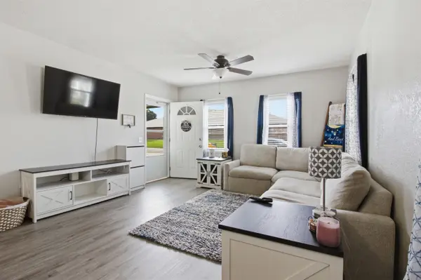 121 SE 5th, Newton, KS 67114
