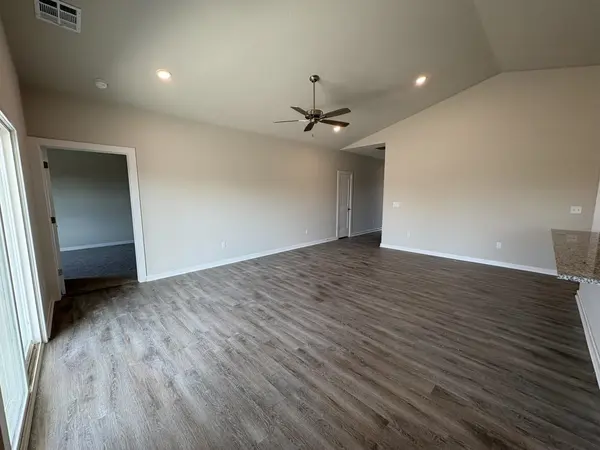 5651 Plumthicket St, Bel Aire, KS 67226
