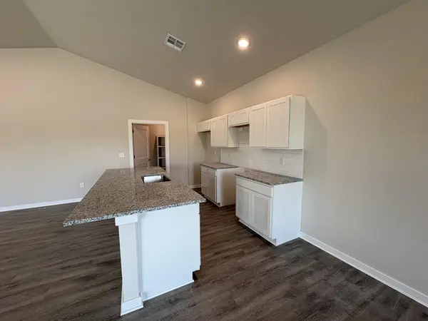 5651 Plumthicket St, Bel Aire, KS 67226