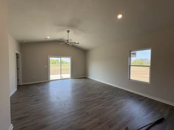 5701 Plumthicket St, Bel Aire, KS 67226