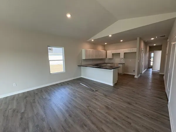 5701 Plumthicket St, Bel Aire, KS 67226