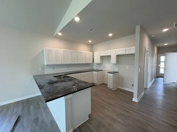 5701 Plumthicket St, Bel Aire, KS 67226