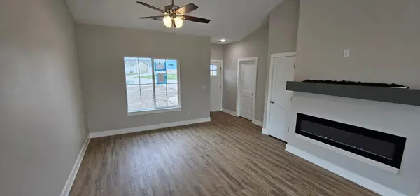 1621 Midway Ct., Valley Center, KS 67147