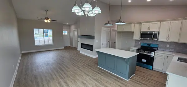 1621 Midway Ct., Valley Center, KS 67147