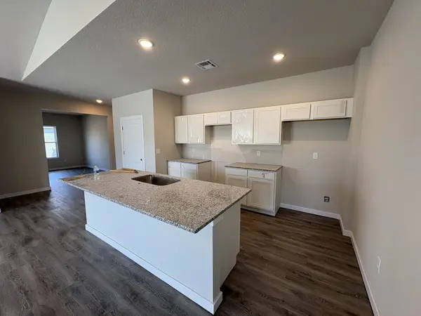 5717 Plumthicket St, Bel Aire, KS 67226