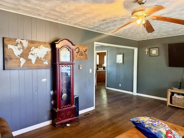 237 W School ST, Everton, MO 65646