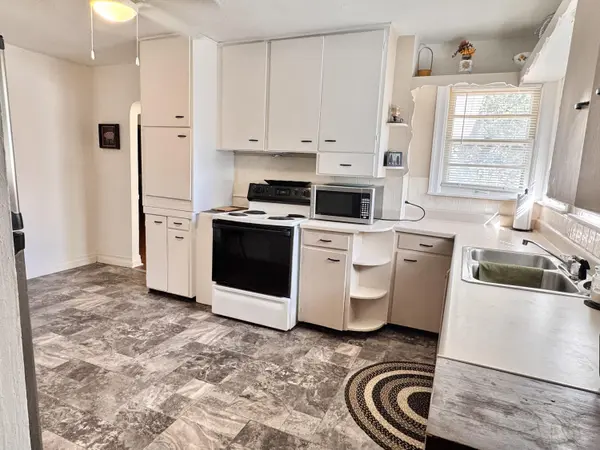 1016 E Cherokee ST, Springfield, MO 65807