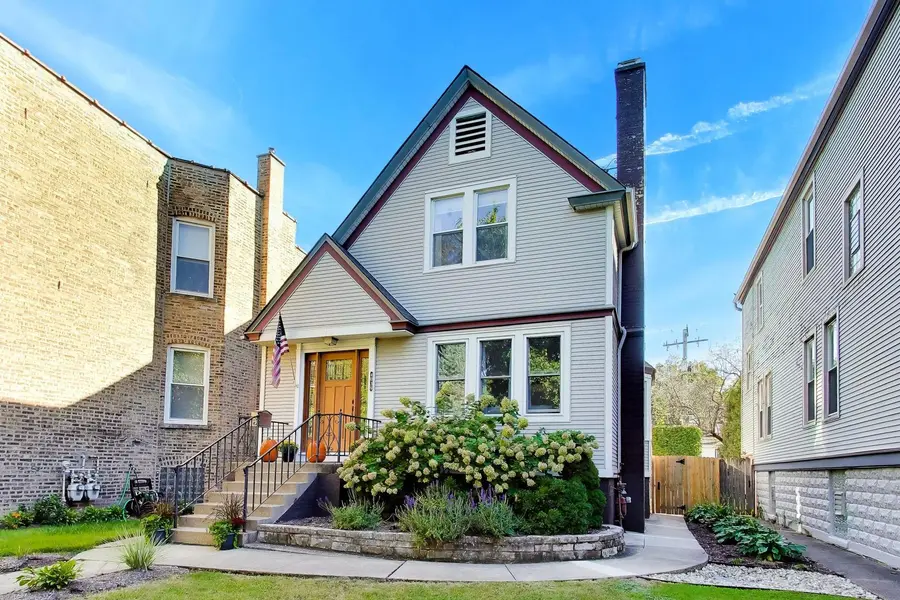 4039 N Harding AVE, Chicago, IL 60618