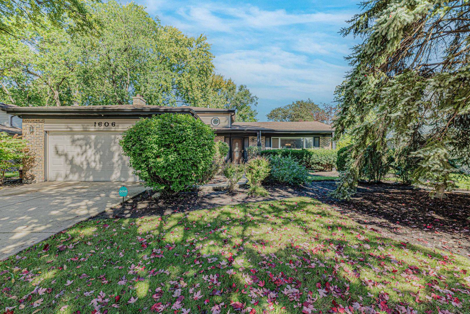 1606 E WAVERLY CT, Arlington Heights, IL 60004