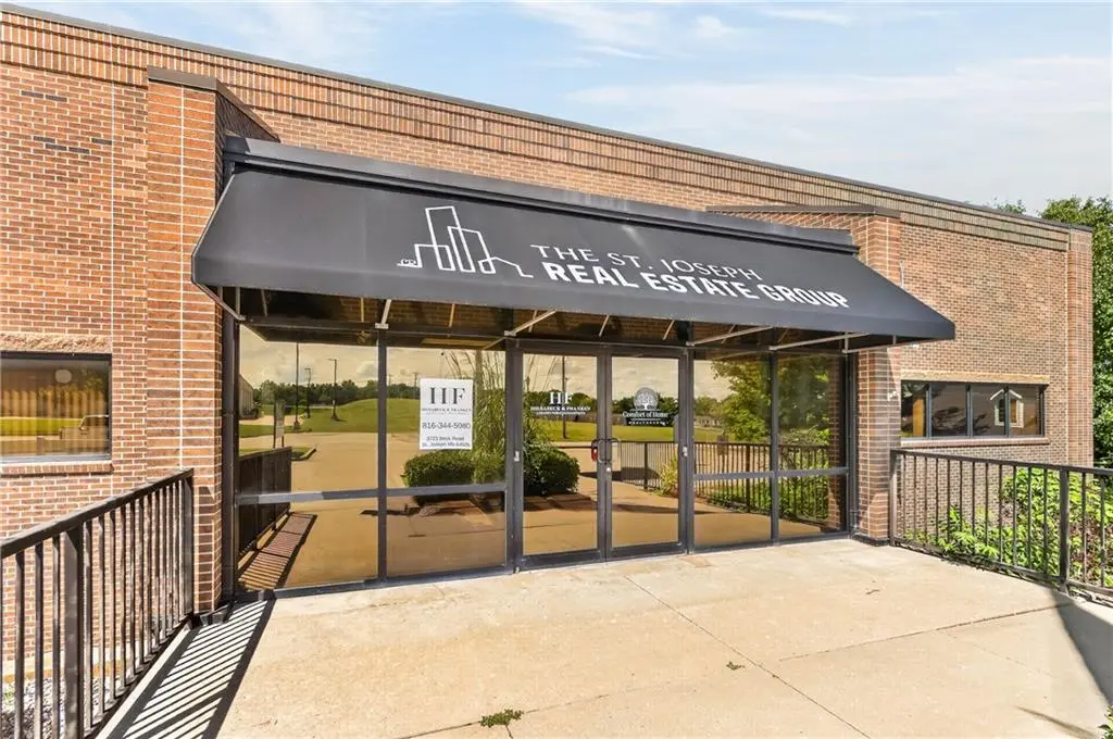 3723 Beck RD, St Joseph, MO 64506