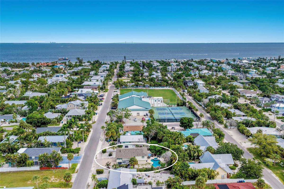 313 MAGNOLIA AVE, Anna Maria, FL 34216