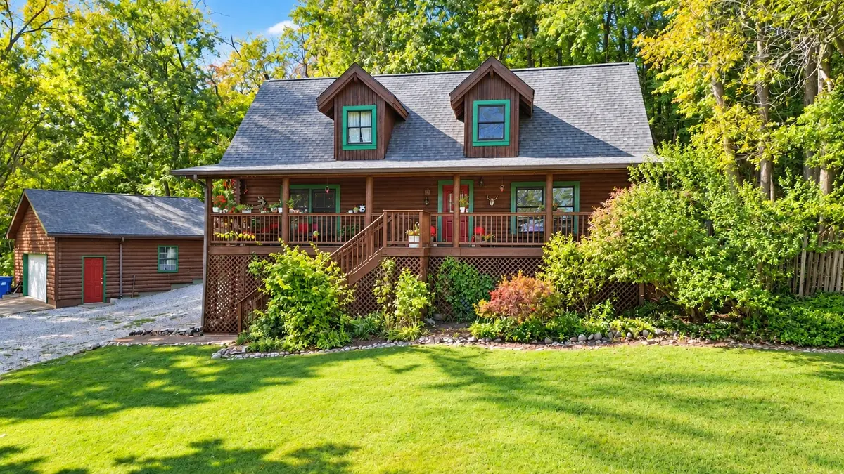 532 Cummings Ln, Cottontown, TN 37048