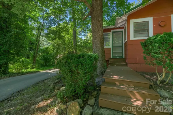 413 Terrace DR, Chimney Rock, NC 28720