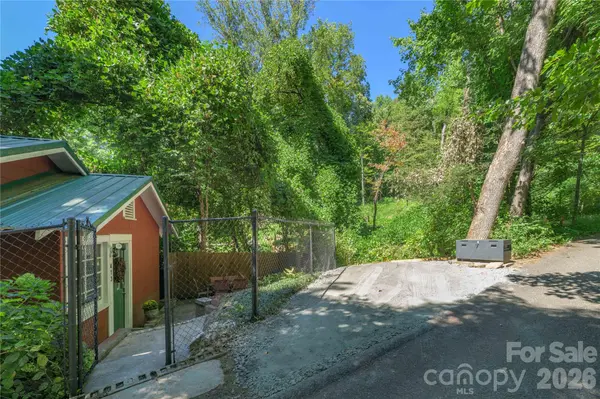 413 Terrace DR, Chimney Rock, NC 28720