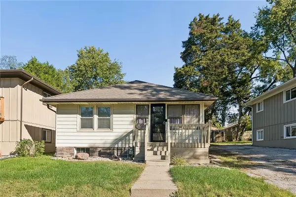 3002 W 44th AVE, Kansas City, KS 66103