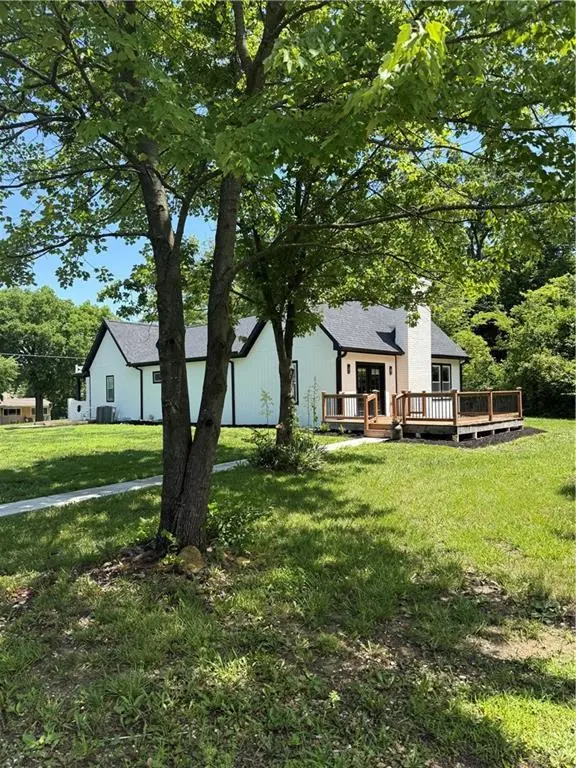 1106 College Hill Street N/A, Pleasant Hill, MO 64080