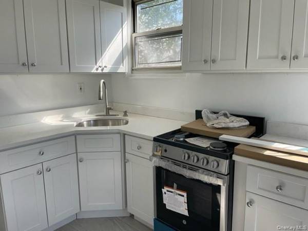 285 Central AVE #E5, Lawrence, NY 11559