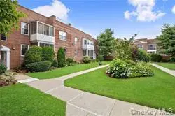285 Central AVE #E5, Lawrence, NY 11559