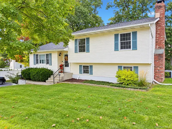 14 Red Oak TER, Newburgh, NY 12550