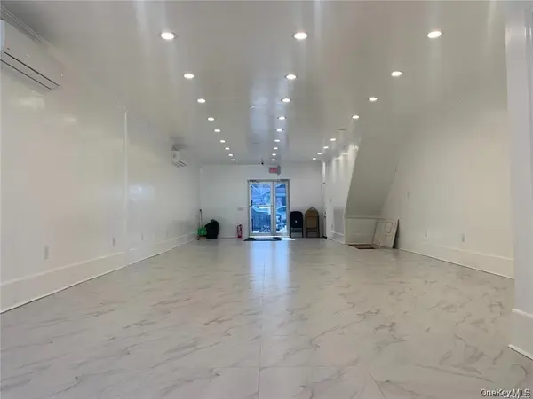 219-05 Hempstead AVE, Queens Village, NY 11429