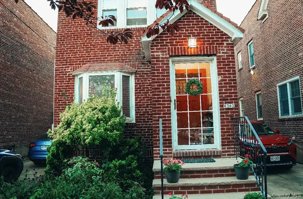 6362 84th PL, Middle Village, NY 11379